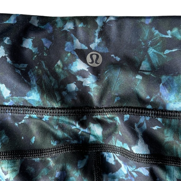 Lululemon Run: Top Speed Crop *Full-On Luxtreme - Picture 4 of 5